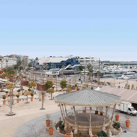 Carrousel 4 * Cannes